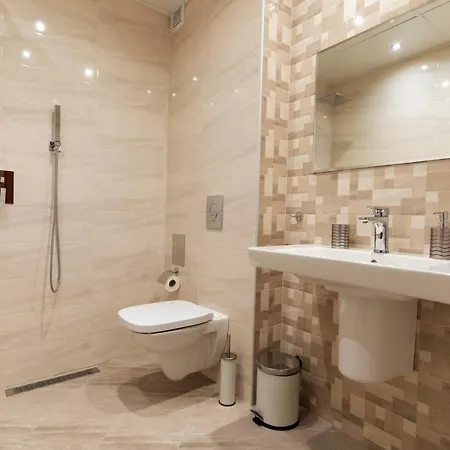 Velik Pensionat Sandanski