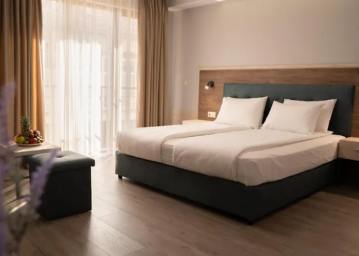 Velik Πανσιόν Σαντάνσκι