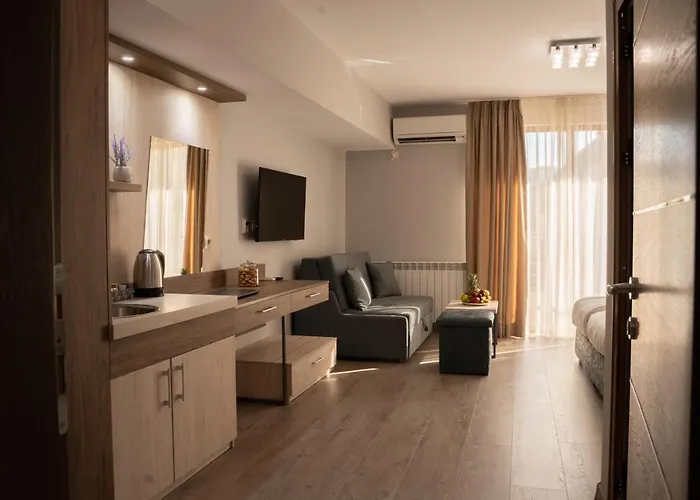 Velik 3* Σαντάνσκι