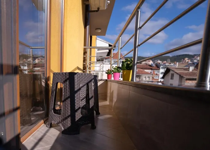 Velik Πανσιόν 3*